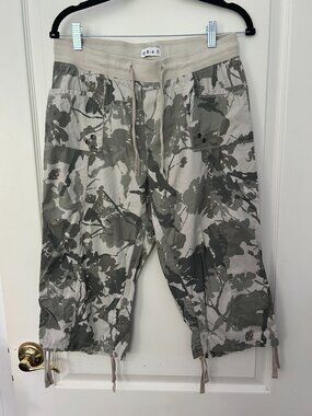 DASH Leafy Camo Capri Pants - Size L